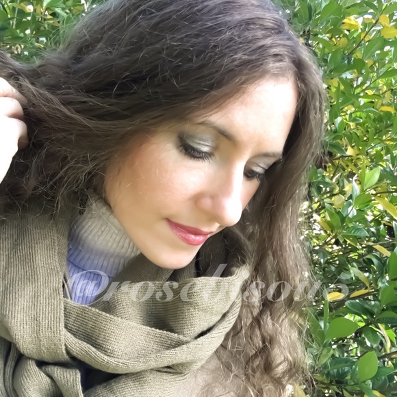 🧣♥️Luxe Knit Infinity Scarf in OLIVE - Picture 4 of 8